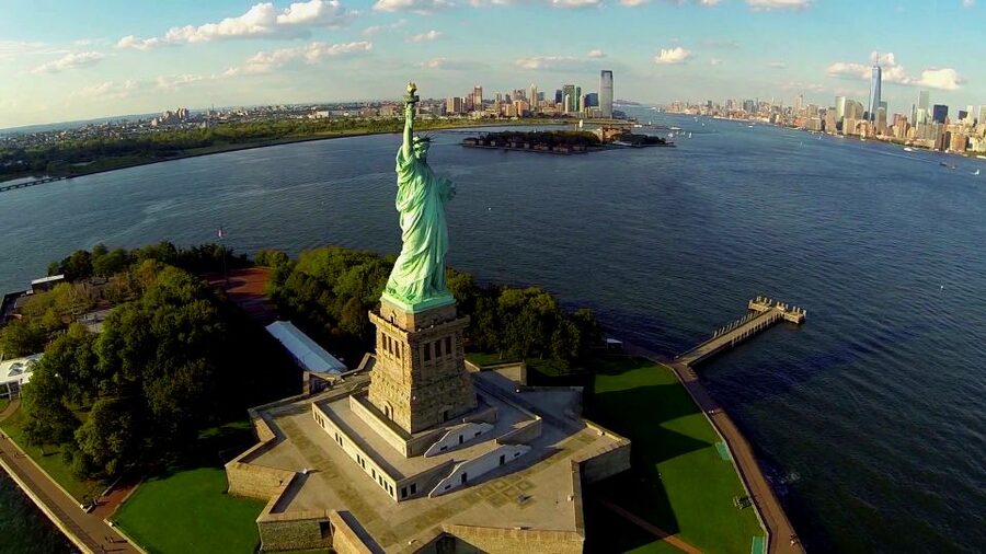 NYC: Ellis Island Private Tour with Liberty Island Access - Seeing the Statue of Liberty Museum