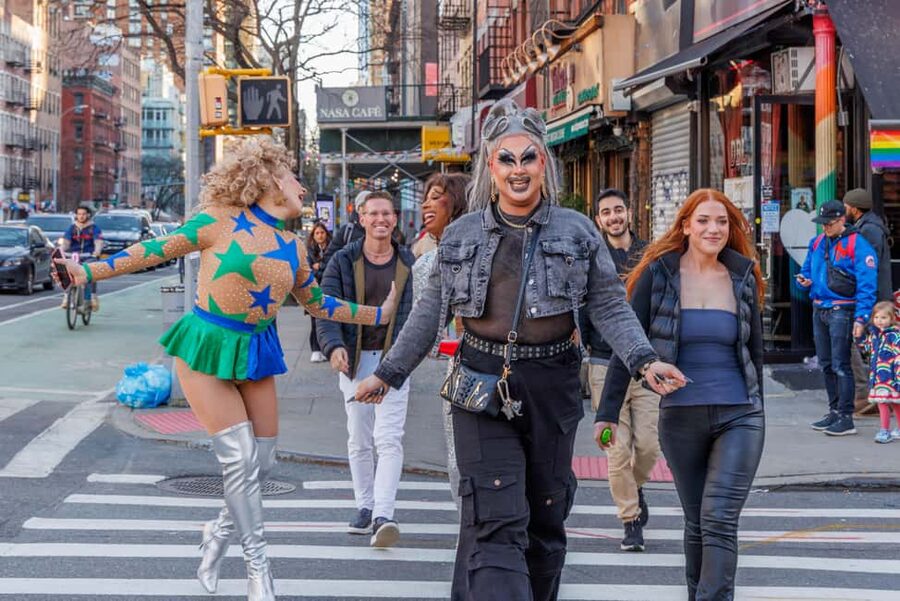 NYC: Fabulous Drag Night Out with a Drag Queen - Starting at DBL with your drag queen host