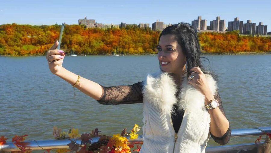 NYC: Fall Foliage Cruise with Live Guide - The Hudson River Is the Main Attraction