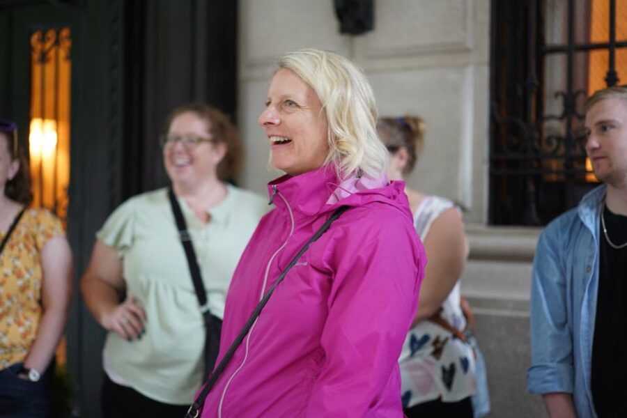 NYC: Fifth Ave Gilded Age Mansions Guided Walking Tour - Clubs, institutions, and the homes that changed hands