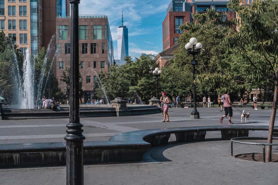 NYC | French guided tour Greenwich Village through Chinatown - Starting beneath the Washington Square Arch