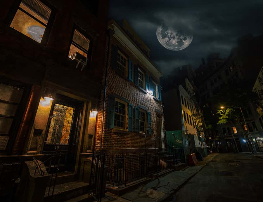 NYC: Ghosts & Ghouls of Greenwich Village Walking Tour - Washington Square Park is the right place to begin