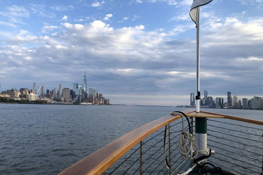 NYC: Grand Palisades Fall Foliage Yacht Tour - Simple ways to make the sailing better