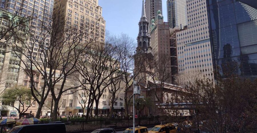 NYC: Gray Line Guided 5 Hour Manhattan Premium Bus Tour - Who should book this Manhattan bus tour?