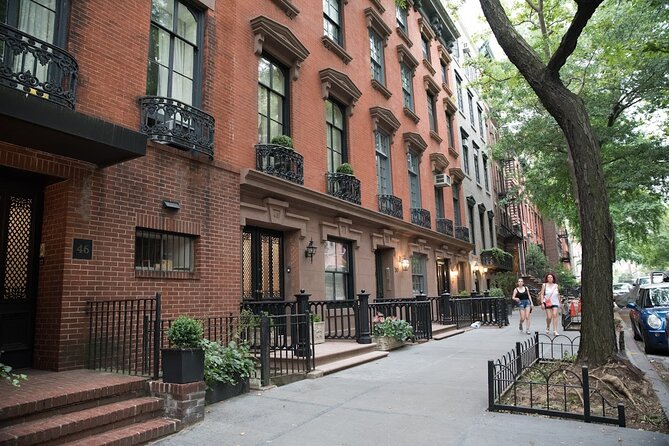 NYC: Greenwich Village Food Tour with 6 Locals Favorites Dishes - Who should book this Greenwich Village tour