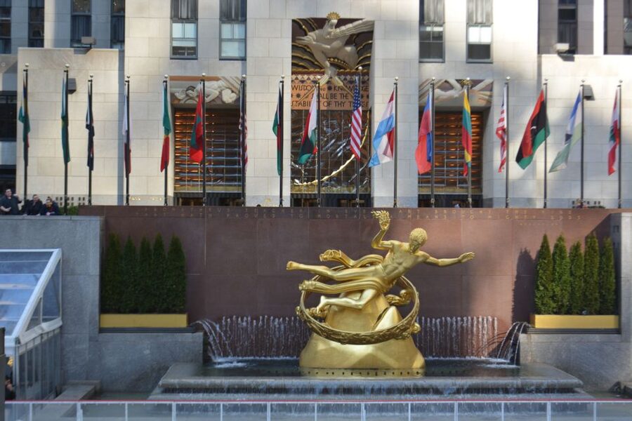 NYC: Guided Bus and Walking Tour with Staten Island Ferry - Rockefeller Center, St. Patrick’s Cathedral, and Fifth Avenue