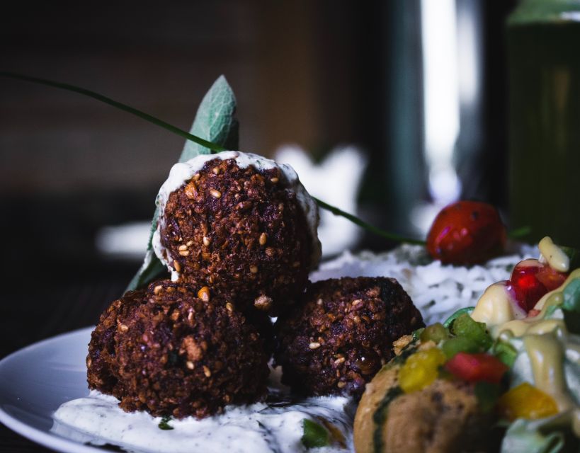 NYC: Guided Food Tour of the West Village - Seven food stops, with New York classics along the way