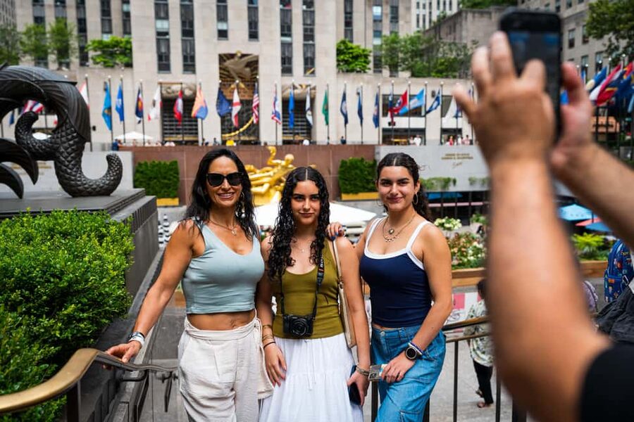 NYC: Half-Day Luxury Bus Tour of Top Highlights - Why four hours works well in New York
