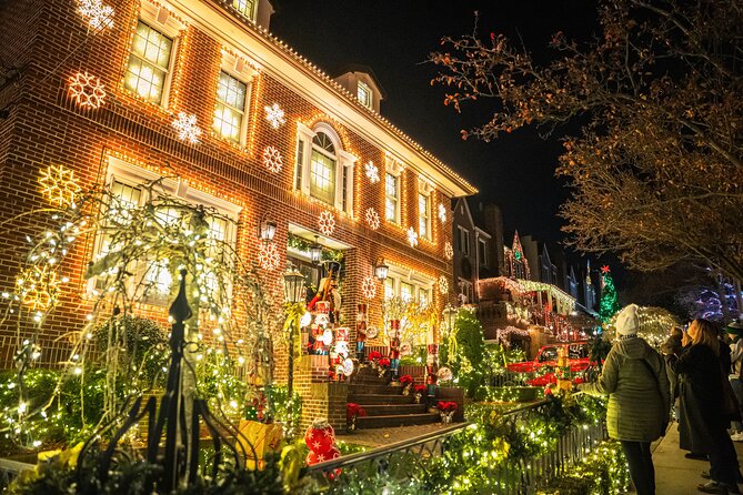 NYC Holiday Lights and Dyker Heights Luxury Bus Tour - Why Dyker Heights is worth the ride from Manhattan