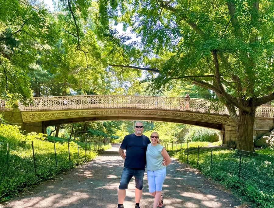 NYC: Home Alone 2 & Elf Locations Tour in Central Park Tour - Movie trivia and extra locations