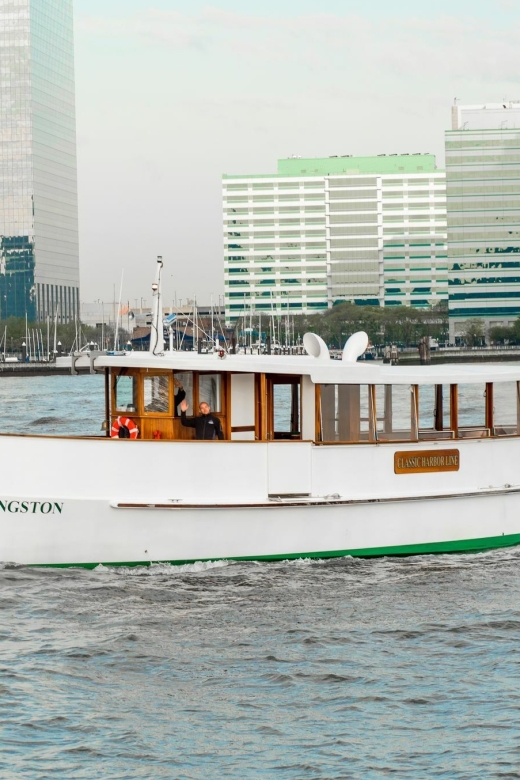 NYC: Hudson River Fall Foliage Yacht Tour - A drink, a picnic, and two hours of unhurried time