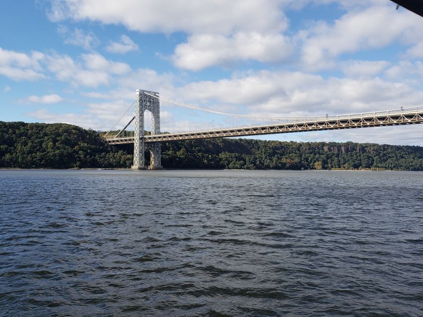 NYC: Hudson River Fall Foliage Yacht Tour - Weather, seating, and the small-boat tradeoff