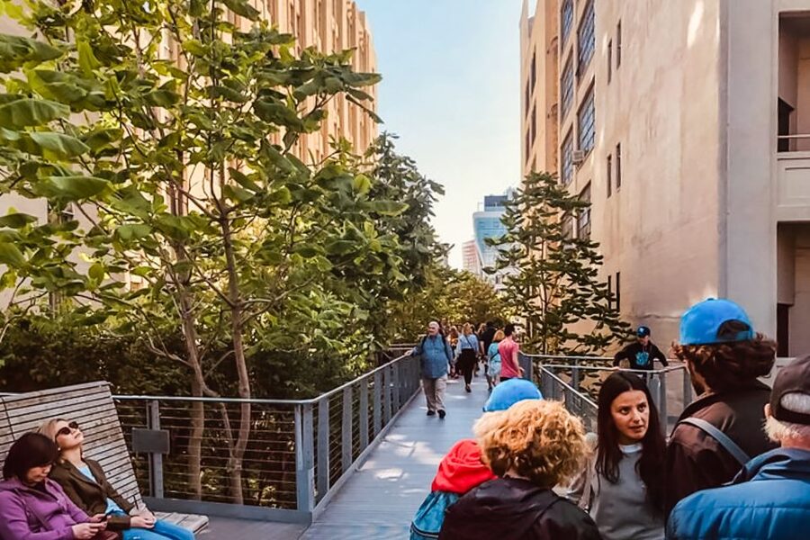 NYC: Hudson Yards & High Line Tour with Optional Edge Ticket - Walking the High Line and its railway past