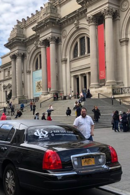 NYC Limousine Tour By Stretch Limo-King And Queen Limo NYC - Brooklyn Bridge and the Downtown Manhattan skyline