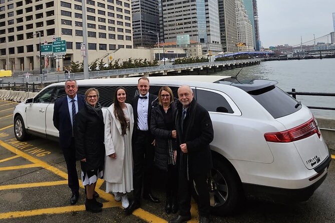 NYC Limousine Tour (New York "NYC Limo Tour" Limo, SUV Or Van ) - Limousine comfort, drinks, and the VIP question