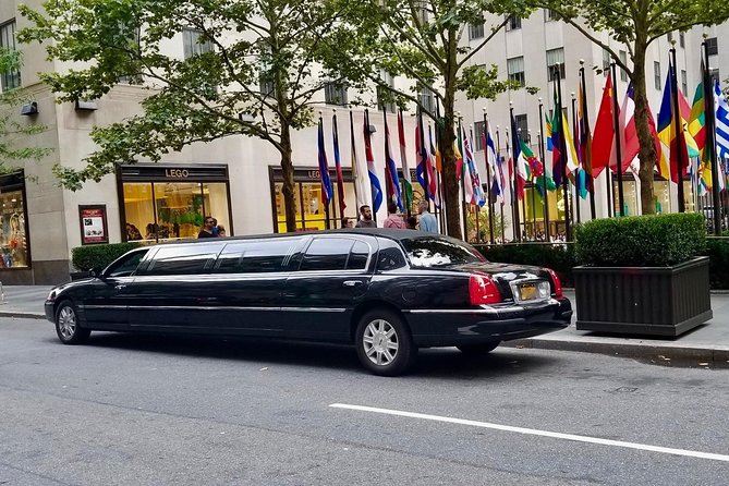 NYC Limousine Tour (New York "NYC Limo Tour" Limo, SUV Or Van ) - The best stops for photos and first impressions
