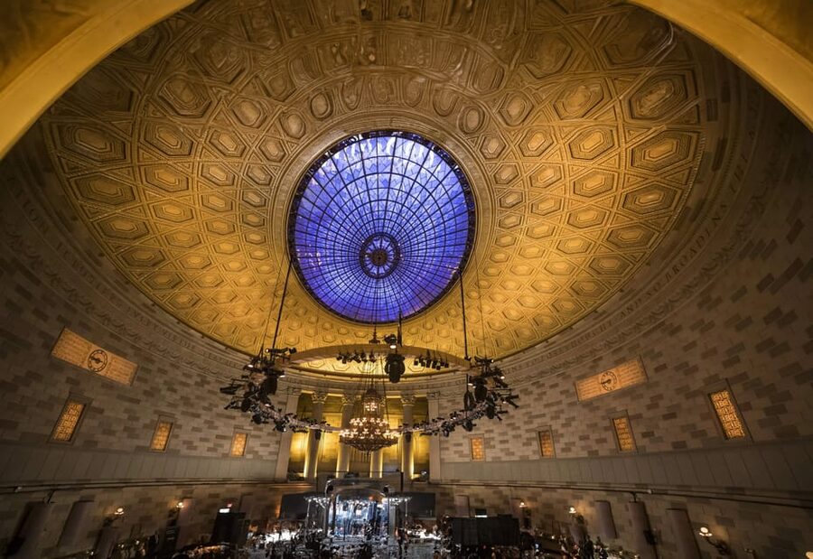 NYC: Macy's Thanksgiving Day Parade Premium Viewing Brunch - Weather, clothing, and crowd conditions