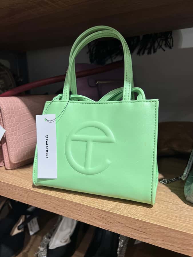 NYC: Manhattan Secondhand Shopping Day Tour - The timing deserves a quick check