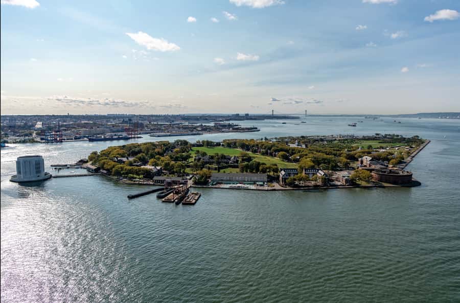 NYC: Manhattan Sightseeing Helicopter Tour - Brooklyn Bridge and Lower Manhattan from above