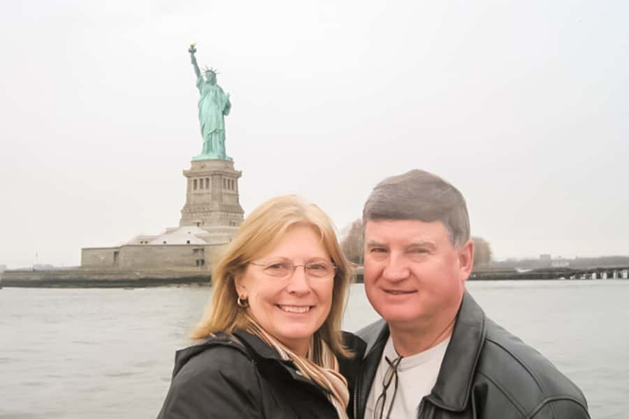 NYC: Manhattan Skyline Brunch Cruise with a Drink - Why seeing Manhattan from a yacht changes the city