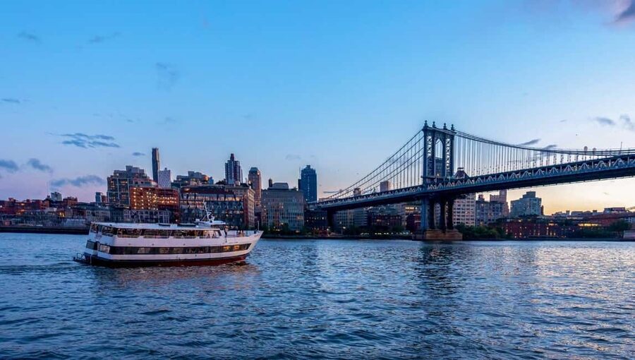 NYC: Manhattan Skyline Dining Cruise - Practical tips for a smoother evening