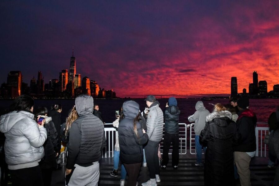 NYC: Manhattan & Statue of Liberty Cruise with Shuttle Bus - Weather, comfort, and accessibility