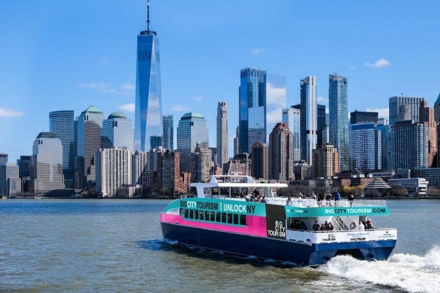 NYC: Manhattan & Statue of Liberty Cruise with Shuttle Bus - The first skyline views from the Hudson