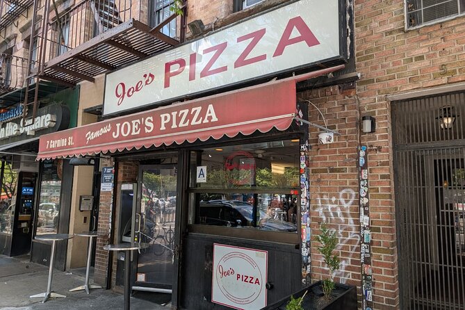 NYC: Movie and TV Show Walking Tour - Brownstones, sitcoms, and the Friends apartment