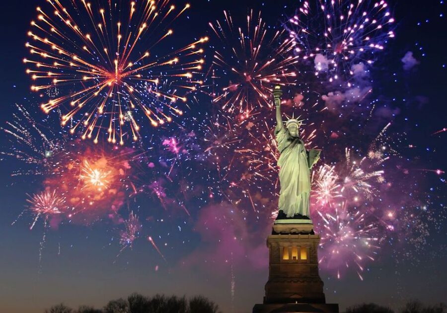 NYC: New Year's Eve Buffet Dinner Fireworks Harbor Cruise - Should you book the City Cruises New Year’s Eve sailing?