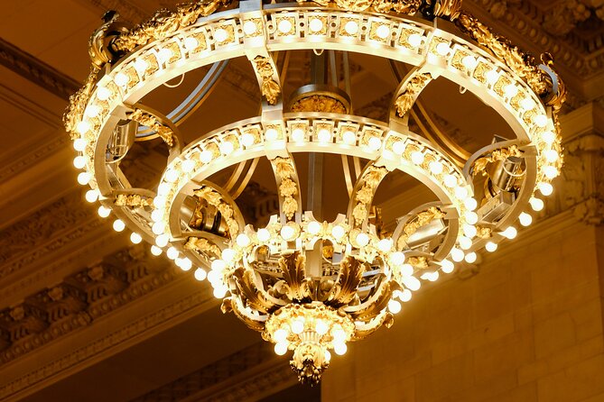 NYC: Official Grand Central Terminal Tour - The Tiffany clock from Pershing Square