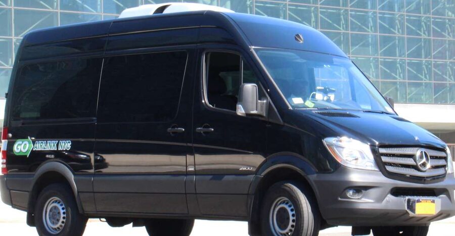 NYC: One-Way Transfer to/from JFK Airport and Manhattan - Why this JFK transfer can make sense