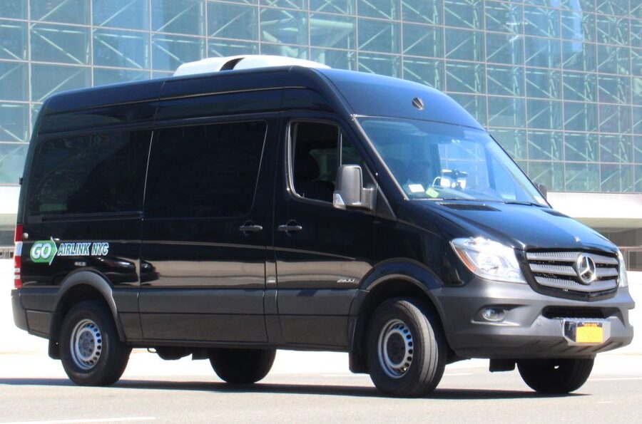 NYC: One-Way Transfer to/from JFK Airport and Manhattan - The ride from JFK to Manhattan