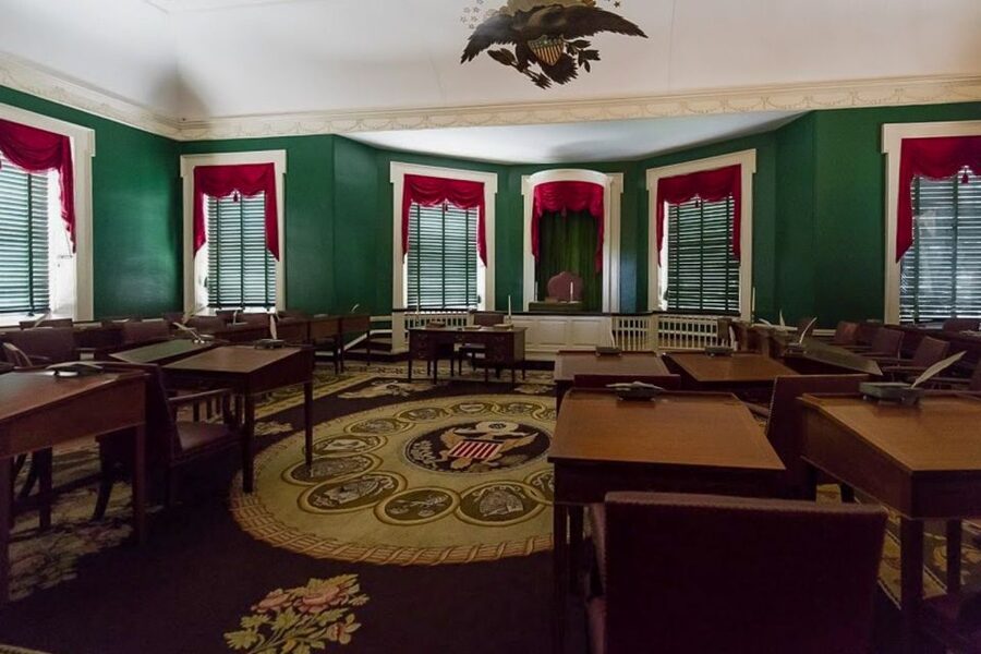 NYC: Philadelphia, Washington DC & Amish Country 2-Day Tour - The overnight near Washington DC