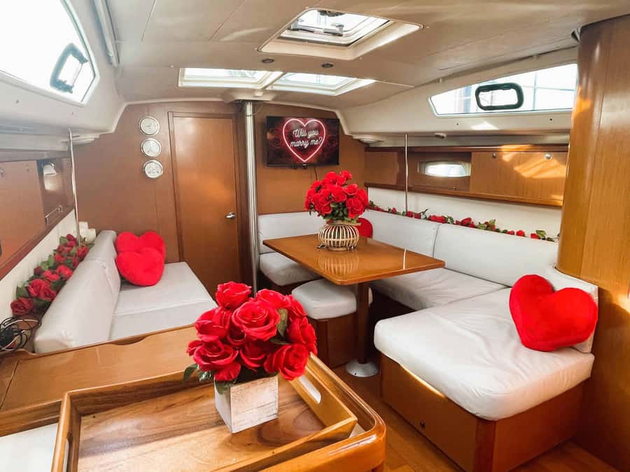 NYC: Private Champagne Sail to the Statue of Liberty - Food, drinks, and celebration packages