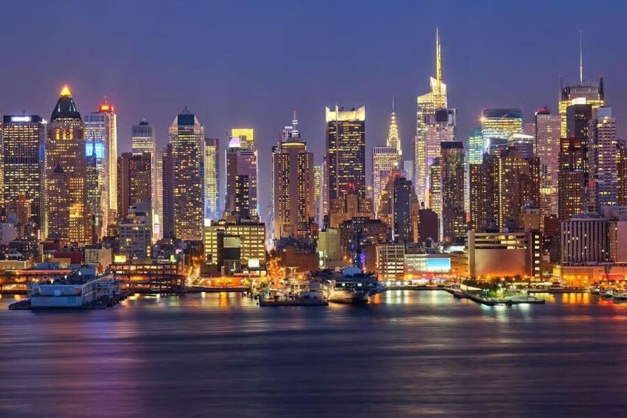 NYC: Private Contrast Tour of New York - Starting on Manhattan’s West Side