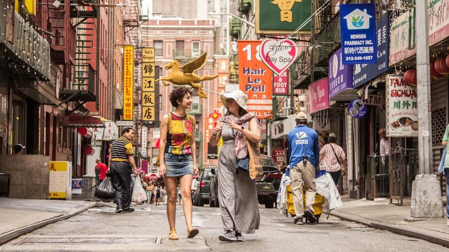 NYC Private & Custom Tour with a Local: Icons & Gems - Key points at a glance