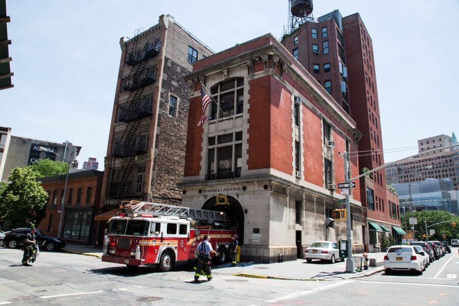 NYC: Private Ghostbusters Sites Tour - Columbus Circle and Louis Tully’s possession