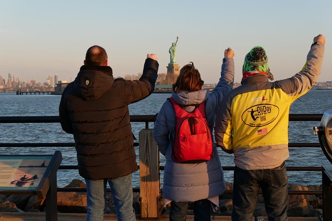 NYC Private Walking Tour - Bryant Park, the library, and Rockefeller Center