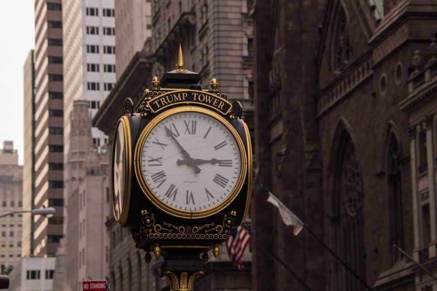 NYC: Private Walking Tour of Donald Trump Buildings - What the guide adds to the experience