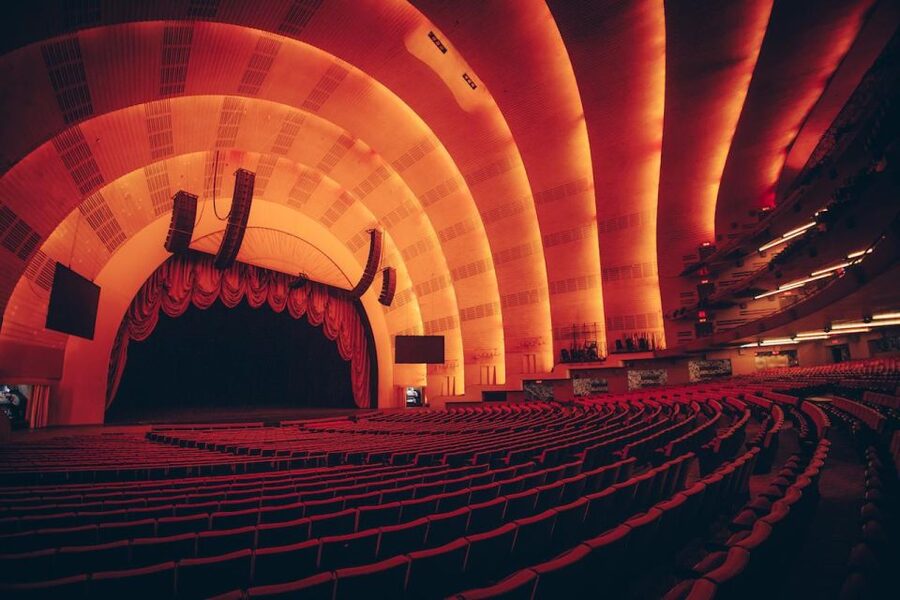 NYC: Radio City Music Hall Tour Experience - The Great Stage from above and below