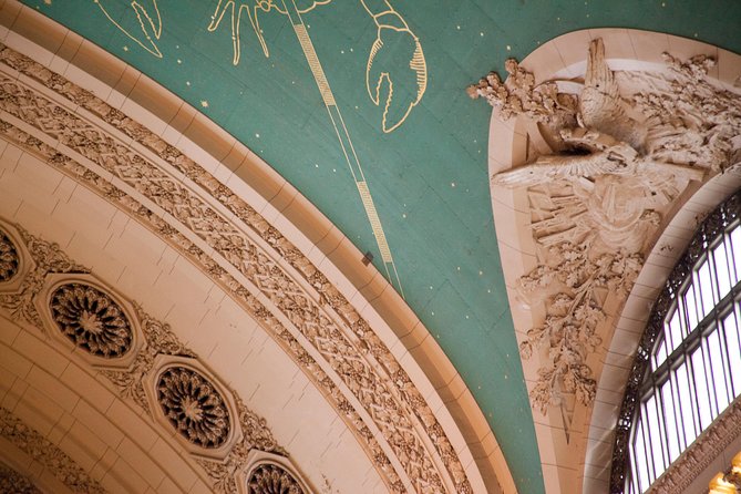 NYC Secrets of Grand Central Private Walking Tour - Why the ear pieces help inside Grand Central