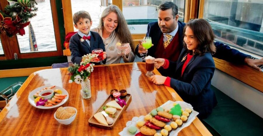NYC: Sightseeing Holiday Cruise with Drink - Boarding at Chelsea Piers and finding Pier 62