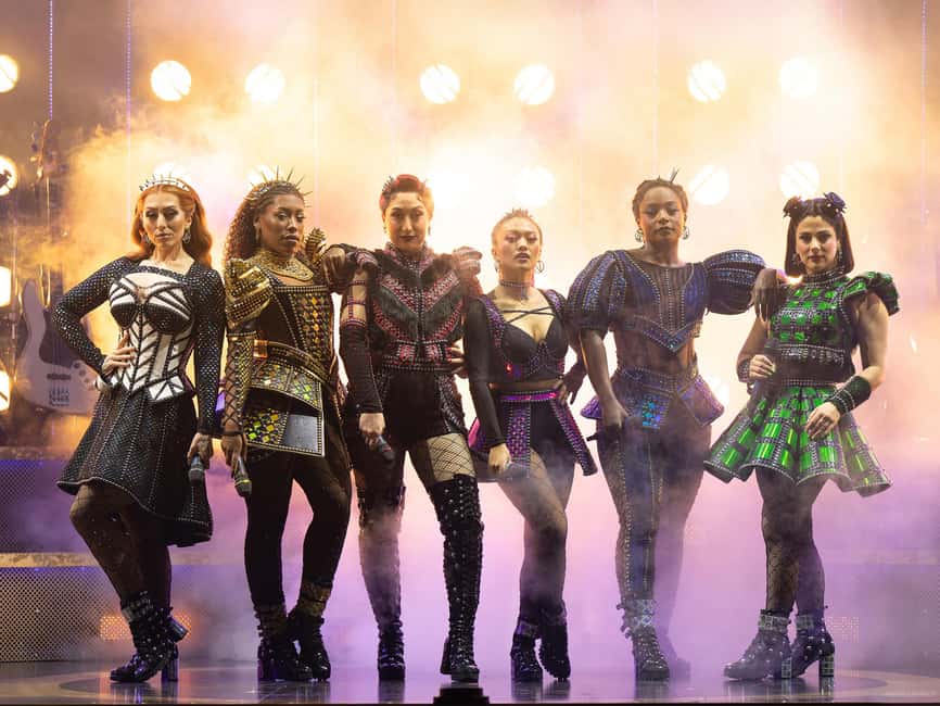 NYC: SIX the Musical on Broadway - The Ladies in Waiting add more than background music