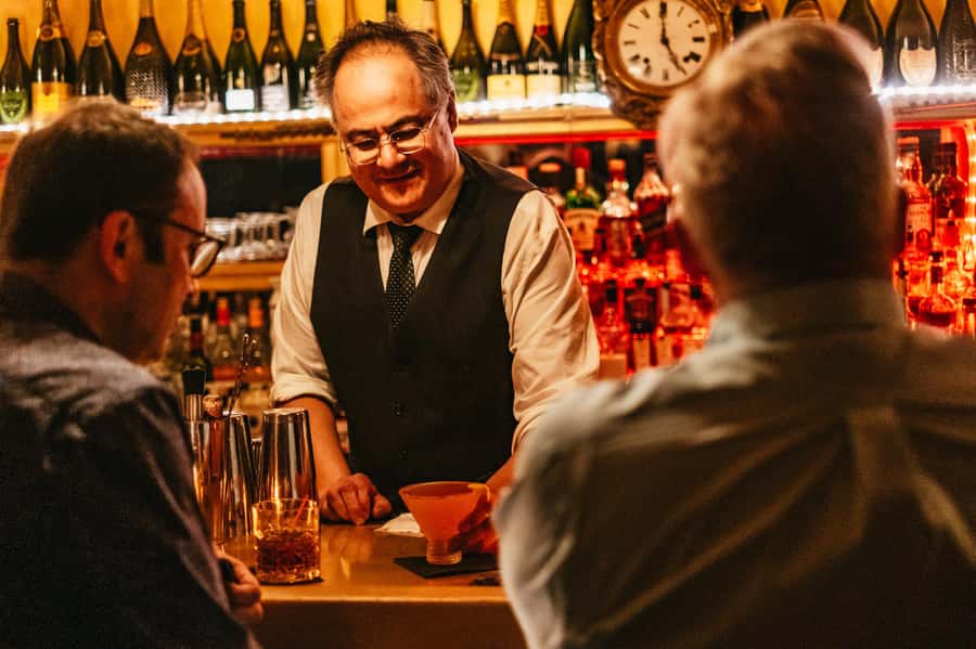 NYC: Speakeasy Drinks and Prohibition History Tour - Stop three: a distinctive lounge and the end of Prohibition