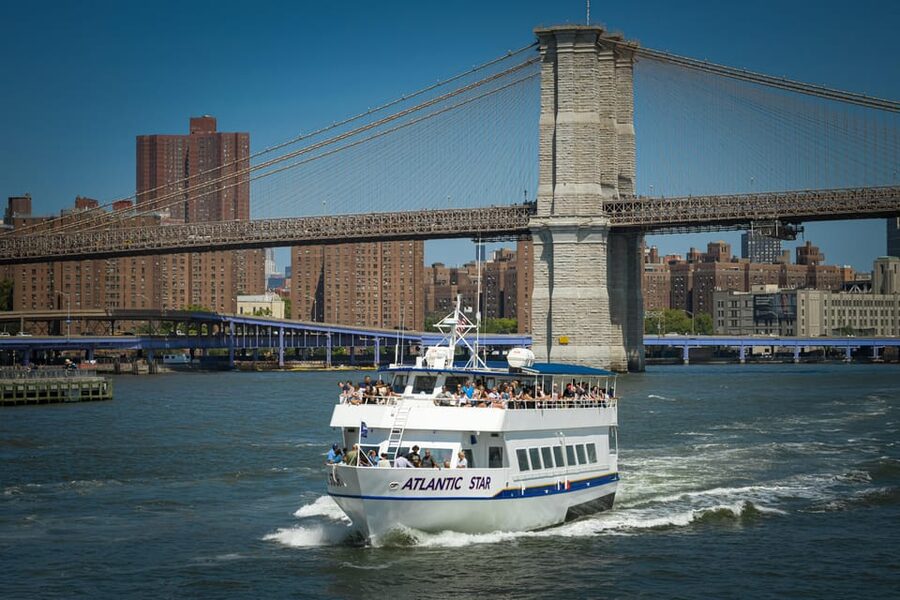 NYC: Starship Landmark 90 Minute Sightseeing Cruise - Comfort, food, photos, and the VIP question