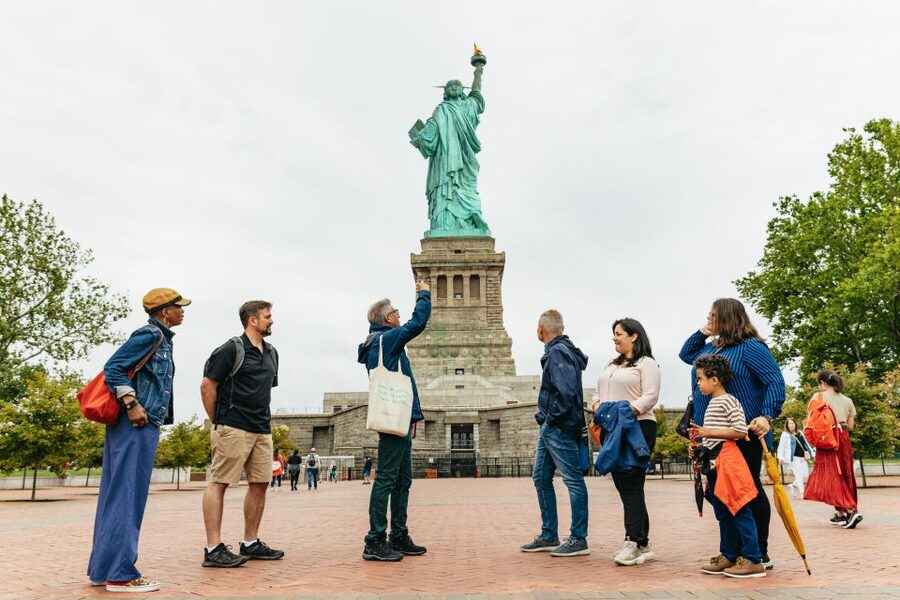 NYC: Statue of Liberty and Ellis Island Guided Tour - Returning toward Manhattan