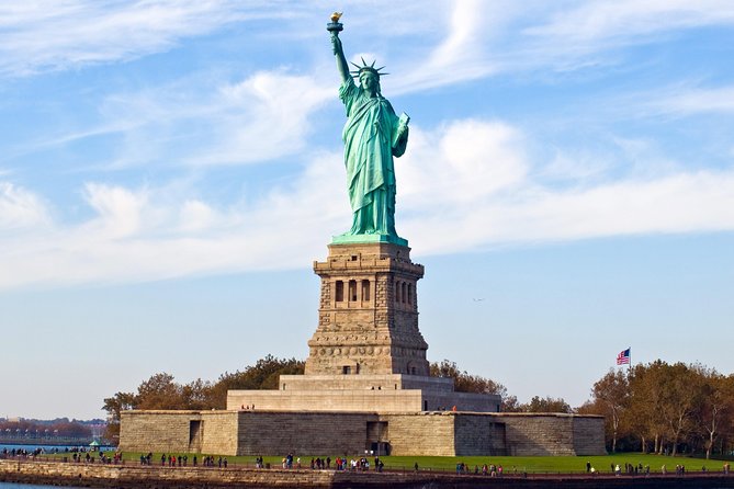 NYC Statue of Liberty Ferry and Transfer - Why this Statue of Liberty tour can work well