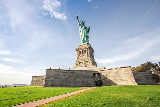 NYC Statue of Liberty Ferry and Transfer - Ellis Island and the immigration story