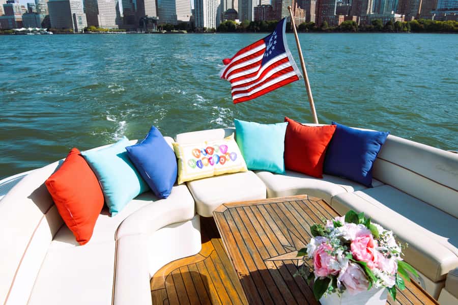 NYC: Statue of Liberty Private Yacht Tour - Captain and crew service