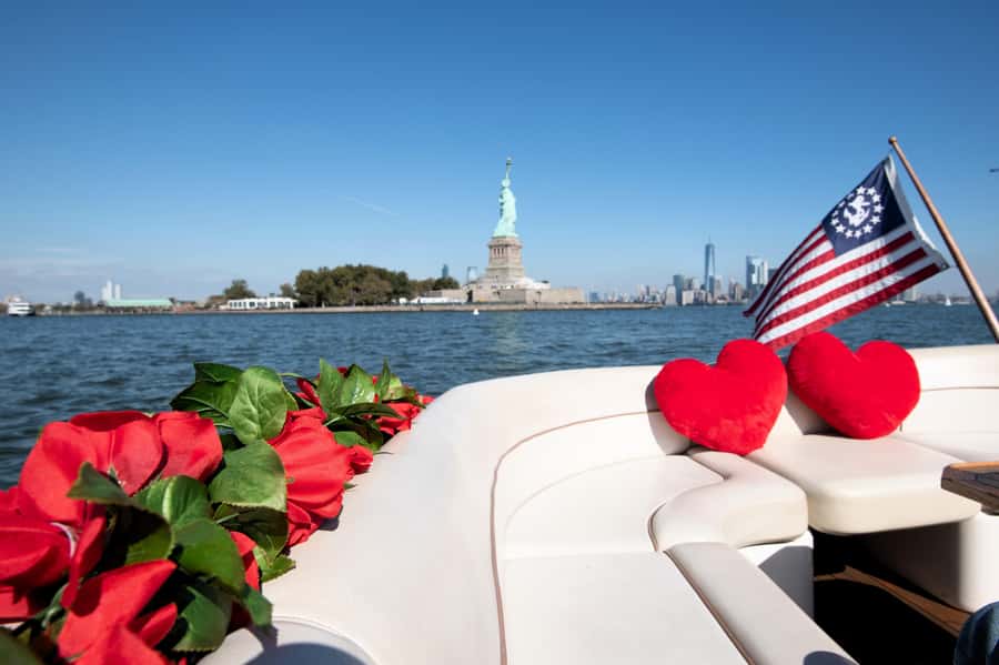 NYC: Statue of Liberty Private Yacht Tour - Pausing beside the Statue of Liberty